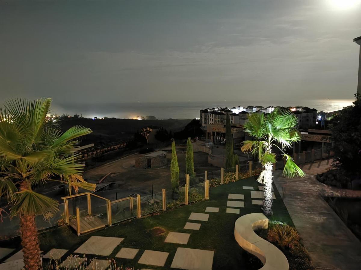 Seaside Serenity - Stylish Apartment With Spectacular Views Manilva Exteriér fotografie