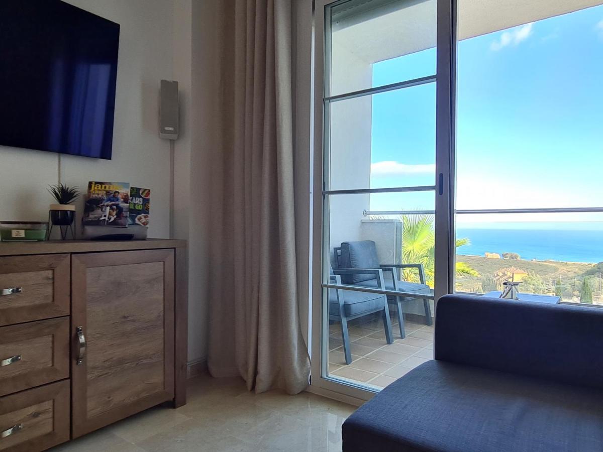 Seaside Serenity - Stylish Apartment With Spectacular Views Manilva Exteriér fotografie