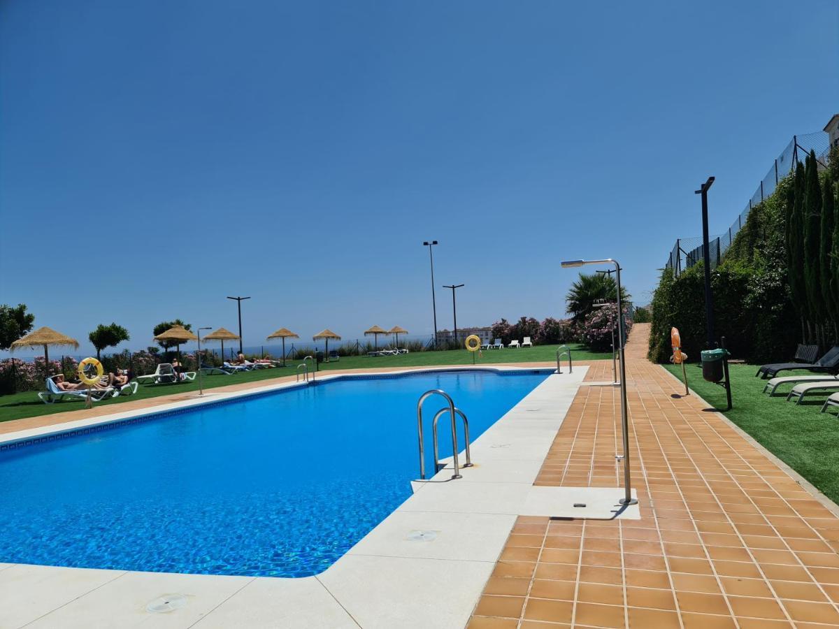 Seaside Serenity - Stylish Apartment With Spectacular Views Manilva Exteriér fotografie