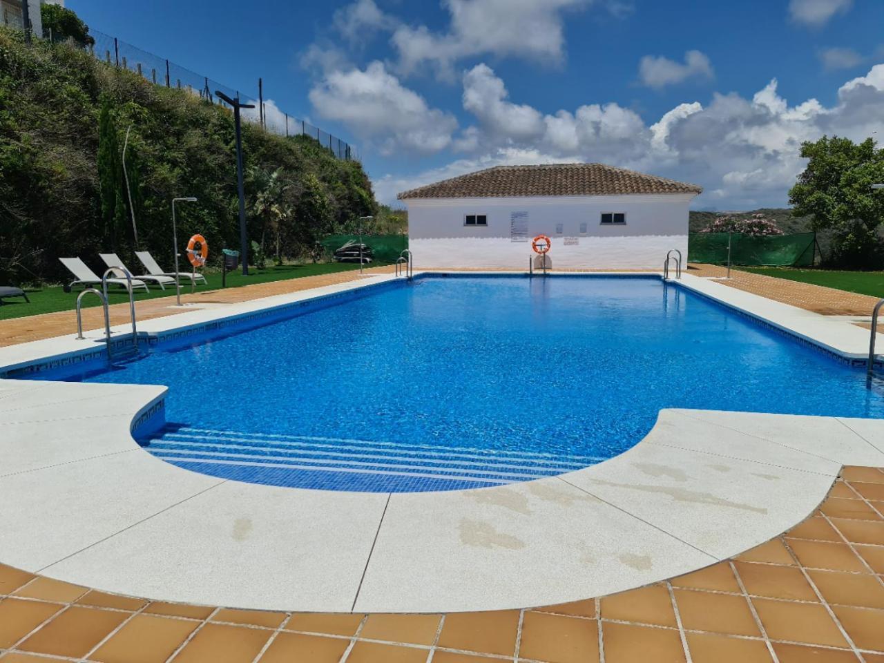 Seaside Serenity - Stylish Apartment With Spectacular Views Manilva Exteriér fotografie